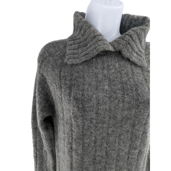 Lita by Ciara Women’s Grey Italian Wool Sweater - Picture 6 of 12